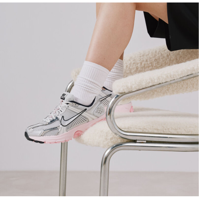 NIKE vomero