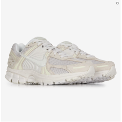 NIKE vomero